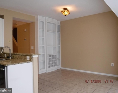 4063 Fountainside Lane - Photo Thumbnail 8