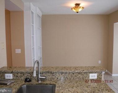 4063 Fountainside Lane - Photo Thumbnail 9