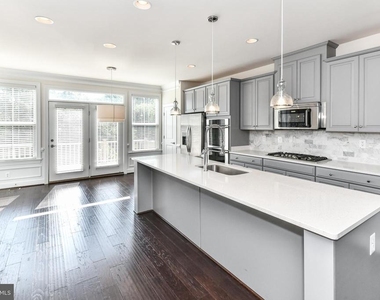 3735 Powell Lane - Photo Thumbnail 5