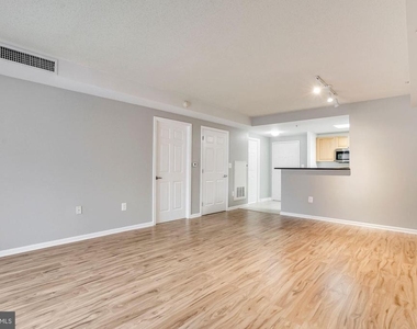 2726 Gallows Road - Photo Thumbnail 8