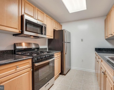 2726 Gallows Road - Photo Thumbnail 3