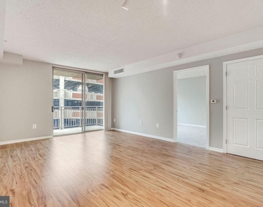 2726 Gallows Road - Photo Thumbnail 7
