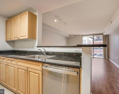 2726 Gallows Road - Photo Thumbnail 5