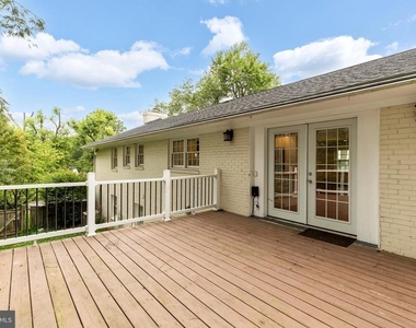 6203 Hardy Drive - Photo Thumbnail 12