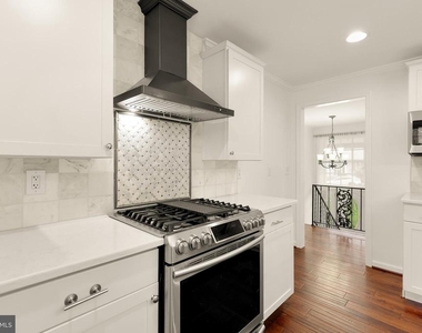 6203 Hardy Drive - Photo Thumbnail 9