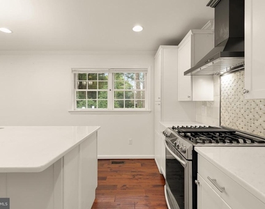 6203 Hardy Drive - Photo Thumbnail 11