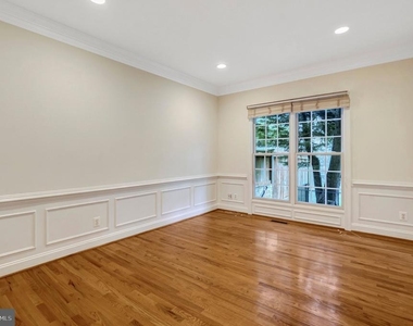 5257 Winter View Drive - Photo Thumbnail 16