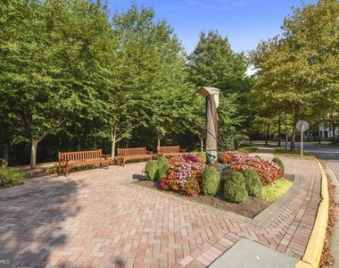 12079 Kinsley Place - Photo Thumbnail 16