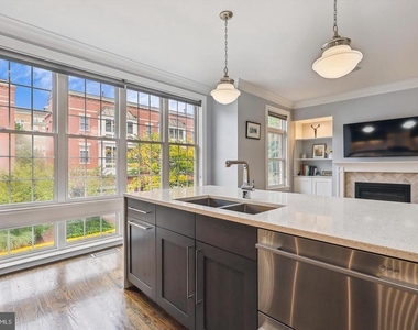 12079 Kinsley Place - Photo Thumbnail 8