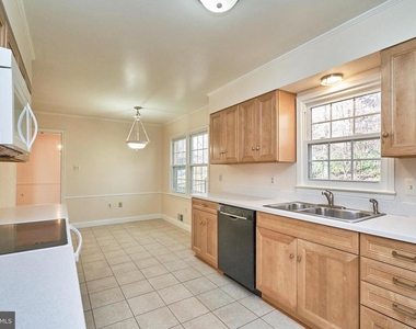 5806 Bent Twig Road - Photo Thumbnail 12