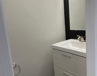 2475 Windbreak Drive - Photo Thumbnail 3