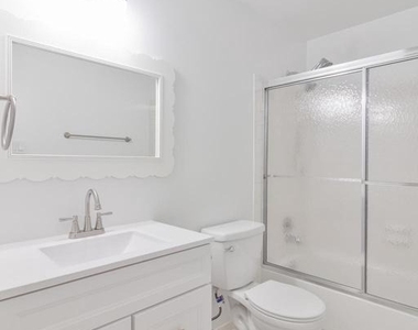 8748 Ridge Hollow Court - Photo Thumbnail 23