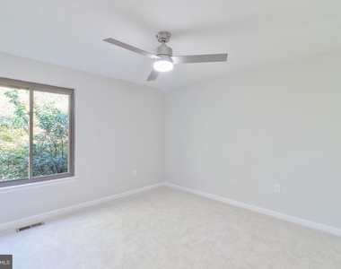 8748 Ridge Hollow Court - Photo Thumbnail 17