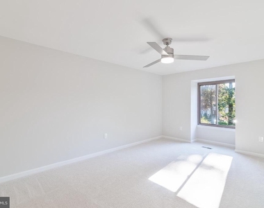 8748 Ridge Hollow Court - Photo Thumbnail 13