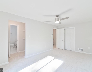 8748 Ridge Hollow Court - Photo Thumbnail 14