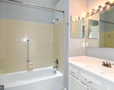 4056 Grays Pointe Court - Photo Thumbnail 24