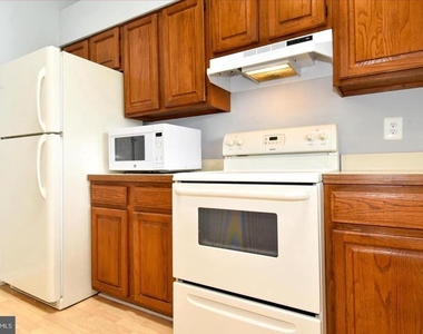 4056 Grays Pointe Court - Photo Thumbnail 13