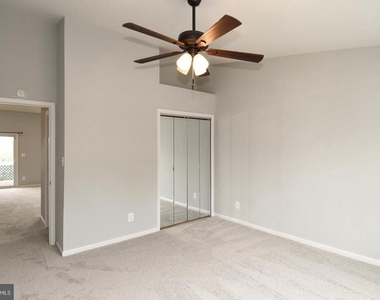 4056 Grays Pointe Court - Photo Thumbnail 18