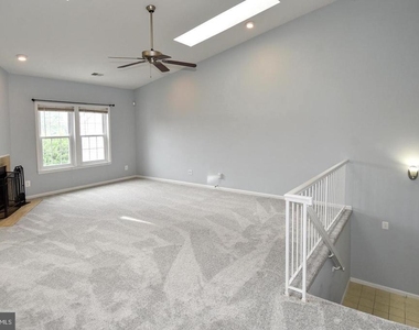 4056 Grays Pointe Court - Photo Thumbnail 6