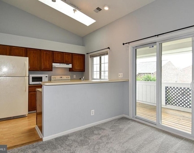 4056 Grays Pointe Court - Photo Thumbnail 9