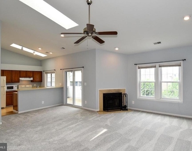 4056 Grays Pointe Court - Photo Thumbnail 2