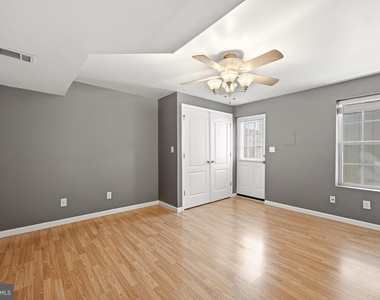 112 Chatham Square - Photo Thumbnail 20