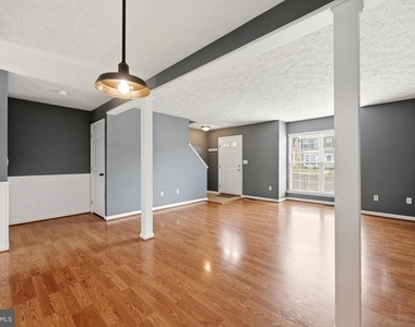 112 Chatham Square - Photo Thumbnail 9