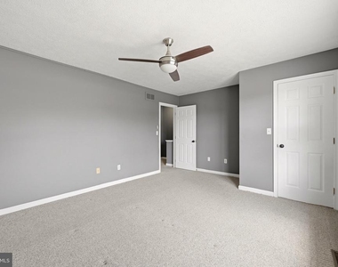 112 Chatham Square - Photo Thumbnail 14