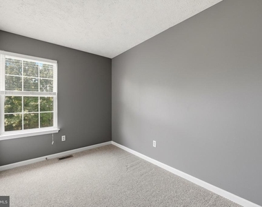 112 Chatham Square - Photo Thumbnail 15
