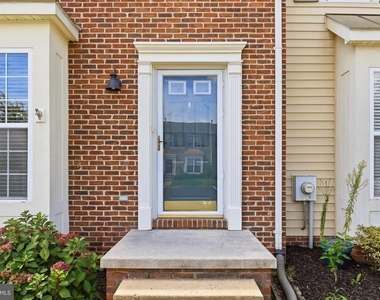 112 Chatham Square - Photo Thumbnail 2