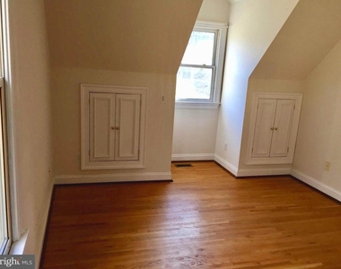 9078 Garage Apt Knoll Run Lane - Photo Thumbnail 7