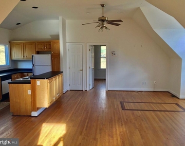 9078 Garage Apt Knoll Run Lane - Photo Thumbnail 3