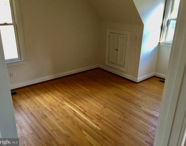 9078 Garage Apt Knoll Run Lane - Photo Thumbnail 8