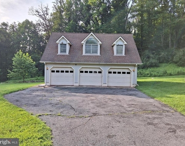 9078 Garage Apt Knoll Run Lane - Photo Thumbnail 2