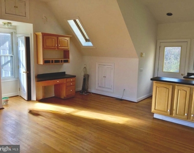 9078 Garage Apt Knoll Run Lane - Photo Thumbnail 4