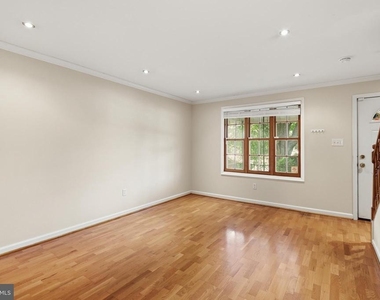627 N Alfred Street N - Photo Thumbnail 5