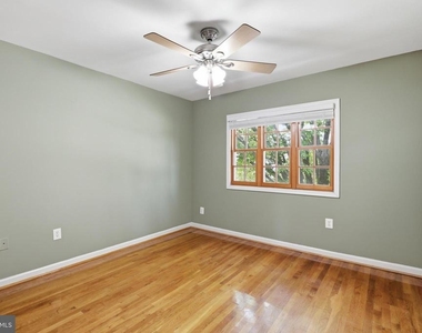 627 N Alfred Street N - Photo Thumbnail 17