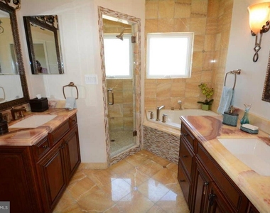 5010 Williamsburg Boulevard - Photo Thumbnail 16