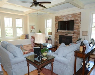 5010 Williamsburg Boulevard - Photo Thumbnail 2
