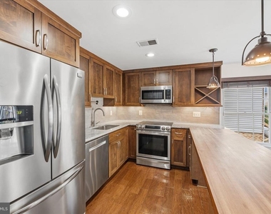76 N Bedford Street - Photo Thumbnail 7