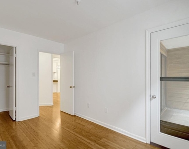 1029 N Stuart Street N - Photo Thumbnail 29