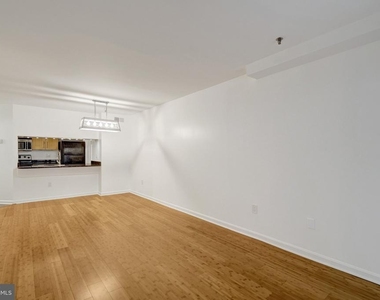 1029 N Stuart Street N - Photo Thumbnail 33