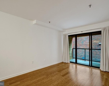 1029 N Stuart Street N - Photo Thumbnail 36