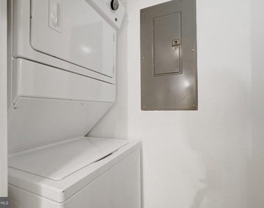 1029 N Stuart Street N - Photo Thumbnail 24
