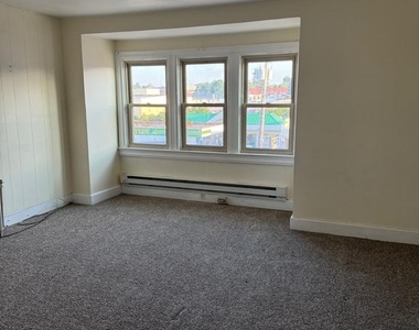 1104 W Market Street - Photo Thumbnail 1