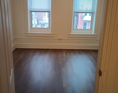 606 E Market Street - Photo Thumbnail 7