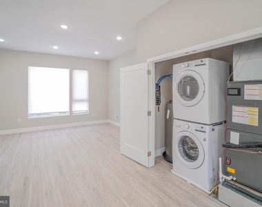 1201 N Taylor Street - Photo Thumbnail 11