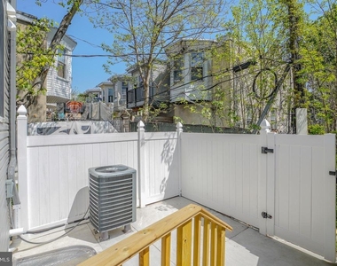1201 N Taylor Street - Photo Thumbnail 25