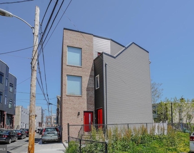 1201 N Taylor Street - Photo Thumbnail 3