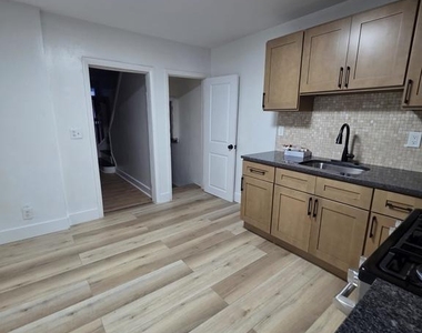 4228 N Fairhill Street - Photo Thumbnail 12